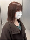 ピンクブラウン×外ハネミディで垢抜けヘア