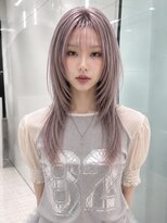 ノラ シンディ(NORA CYNDY) ブリーチハイトーンラベンダーグレージュカラーハッシュカット