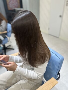 エミン(emyn) 髪が変わる【美髪革命】艶髪/髪質改善/縮毛矯正/代々木