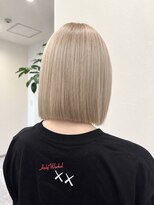 リオリス ヘア サロン(Rioris hair salon) ホワイトベージュ/切りっぱなしボブ
