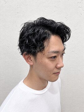 インフィニィト ネオ(INFINITO NEO) 大人の黒髪ウェーブツーブロック
