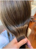 艶髪ロング　AVEDAカラー×ミントベージュ