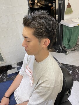 メリケンバーバーショップ フクオカ(MERICAN BARBERSHOP FUK) かき上げヘアショートレイアーくせ毛風パーマコンマヘア812
