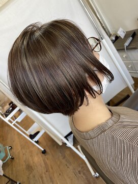 ハグエヴェック(HUG AVEC) ハイライトカラー