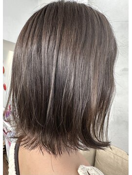 インビテーション(invitation) 外ハネボブ◎ラベンダーグレージュ