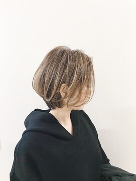 アイズ(I's) ショートボブ×ハイライト
