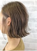 オレンジベージュ×ぱっつんボブ×透け感×外はね