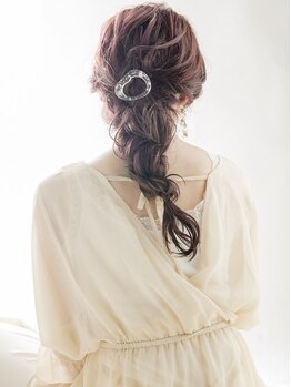 アンジュール 天文館店(UNJOUR.)の写真/【女性専用☆半個室】朝9時半から出来る◎UNJOURのヘアセットはセンス抜群★特別な１日を可愛く演出！