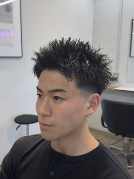 ザデイ カットアンドカルチャーショップ(THE DAY CUT&CULTURE SHOP) テーパーフェードスパイキー