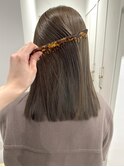 ヘーゼルグレージュ オリーブグレー ミディアムボブ 透明感 寒色