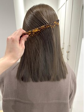 ガーデンヨコハマ(GARDEN YOKOHAMA) ヘーゼルグレージュ オリーブグレー ミディアムボブ 透明感 寒色