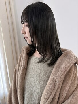 ヘアーアイストゥーレ(HAIR ICI TRE) オリーブグレーミディアムレイヤーブリーチなしカラー冬カラー