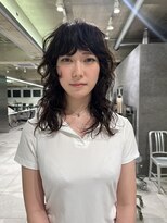 ダブ アオヤマ(DaB AOYAMA)&nbsp;ウルフパーマ顔まわりカット顔まわりレイヤーミディアムウルフ