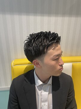 エルエフェ(EL JEFE) 【ローフェード×アップバングスタイル】［東中野］［バーバー］