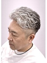 ヘアスタジオ ロメオ(hair studio Romeo)&nbsp;グレイヘア×毛流れパーマ/ニュアンスパーマ