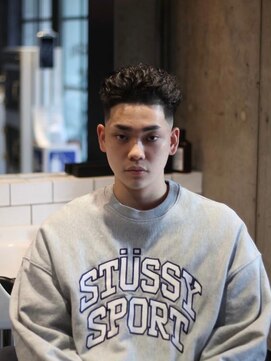 キングスマントーキョー カットクラブ 中野(KINGSMAN TOKYO CUTCLUB) ニュアンスパーマ/ツイストスパイラル/フェード[中野/MEN'S]