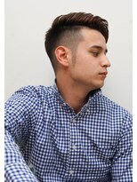 メリケンバーバーショップ コウベ(MERICAN BARBERSHOP KOBE)&nbsp;ビジカジ刈り上げツーブロック無造作ショートにイメチェン