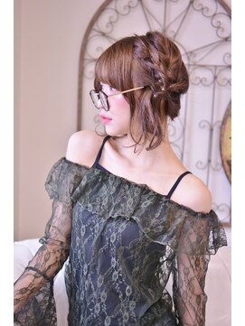 メイズ(MAZE) くるりんぱと３つ編みのアレンジ【メイズ東中野・鍛原志行】