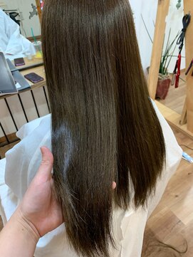 ホワイト(WHITE HAIR@NICOLA) 高濃度髪質改善