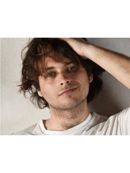 《駐車場完備》メンズ限定スパメニューあり◎眉カットも大人気！最旬のパーマスタイルで変化を取り入れて☆