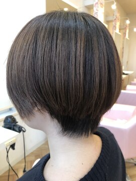 ラプトヘア リタ(Rapt. Hair Rita) 丸みショート/30代/40代/50代/アッシュオリーブ/アースカラー