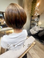 ハピリー(happily)&nbsp;丸みショートボブ