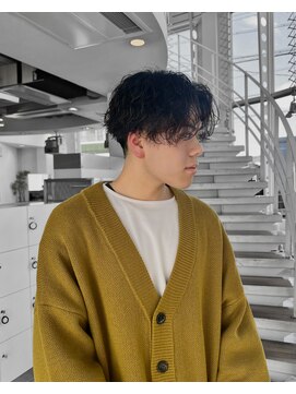 ブランコジーサウス(BLANCO G South) センターパート ツイストスパイラル グランジパーマ