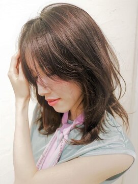 シーン 自由が丘(scene) ミディアム×フェイスレイヤー/顔周り/ウルフカット[自由が丘]