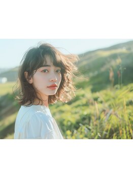 髪質や骨格を見極め、あなたの魅力を引き出すカット技術。自宅でも再現しやすいスタイルを実現します！