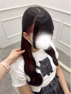 リルミー(Lilme) ブリーチ必須!推しカラー赤×黒インナーヘア*新井