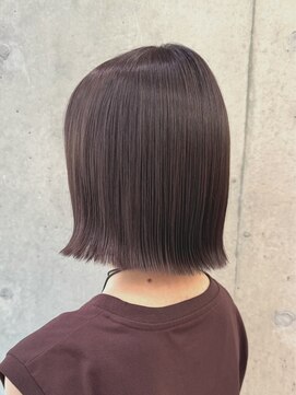 ソロ(soLo) 切りっぱなし外はねボブ×ラベンダーカラー