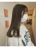 オリーブベージュ