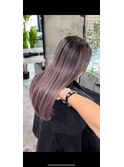 レイヤーボブハイライトブリーチレイヤーハイトーングレージュ