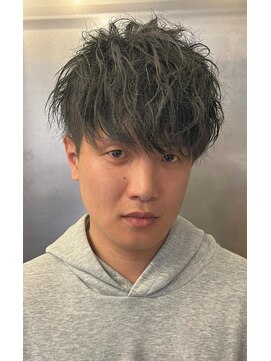 クオンヒール(QUON HEAL) 刈り上げセンターパートフェザーパーマサーフカールs