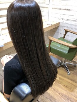 アリュールヘアー ヴィヴィ(ALLURE hair vivi)の写真/[天王寺・阿倍野/無休/9-23時営業]紫外線ダメージによる広がりや湿気によるうねりもまとまるストレートに◇