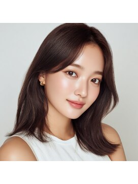 【抜け感】小顔効果を狙えるフェミニンロング