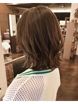 ティーシェル(TIECHEL) 小顔イメチェン、ブルーグレージュカラーくびれレイヤーボブ