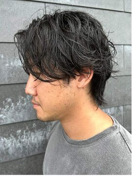 ヒュイル バイ ニアウ(Hwyl by Niau) メンズマッシュセンターパートスパイラルパーマニュアンスパーマ