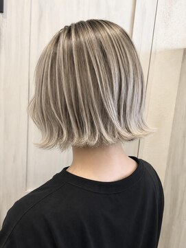 ヘアーリゾートガーデン 南林間店(Hair Resort Garden) 放置してもカッコいいブリーチデザイン×切りっぱなしボブ
