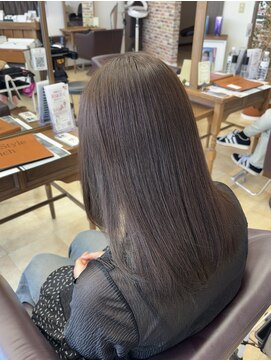 トップスタイル リッチ 透明感たっぷり！オリーブカラー