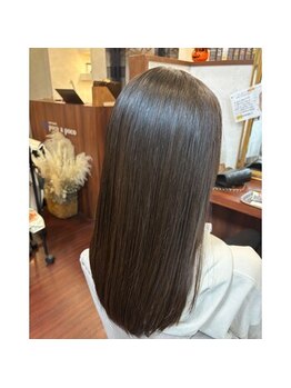 ヘアメイク ポコ ア ポコ(Hair make poco apoco)の写真/湿気に左右されない、上品で自然な艶ストレート。広がる髪を、思わず触れたくなる艶髪へ。