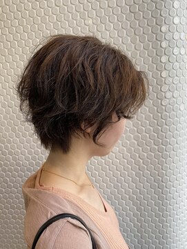 エル(EL by green) 《tomi》ハンサムショート×ふんわりパーマ