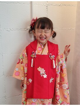 パリスパート2 七五三 女の娘 くるくる カール ツインテール ヘアアレンジ