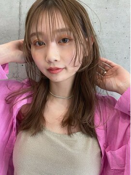 ヘアールーム プリズム(Hair room Prism) 顔まわりレイヤーカット