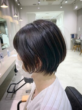 ビブ(VIV) 大人20代30代40代50代ハンサムショートボブ丸みくびれ/川崎