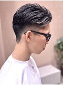 ツーブロック　アップバング　ハイライト　ショート