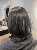 オリーブアッシュ外はねレイヤーボブ
