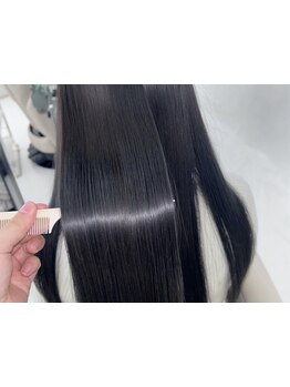 髪を内部から補修するだけでなく、ダメージしにくい髪にすることで本当の髪質改善を実現します☆【銀座駅】
