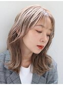 ミルクティーベージュ　ミディアムレイヤー　顔周りレイヤー