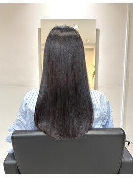 キニ(KINI) 髪質改善ストレートで創る　柔らかな艶髪　HIYOSHI